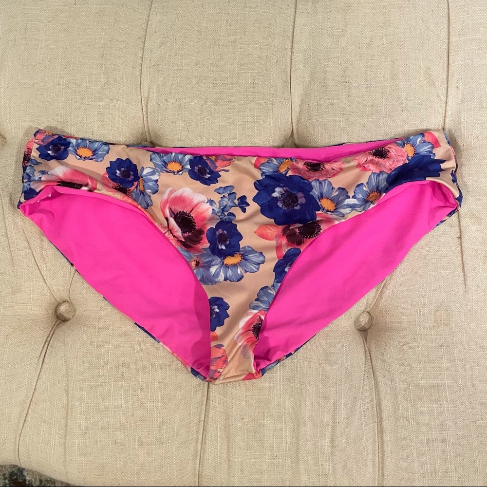 Anthropologie zinke reversible swim bottoms! Large